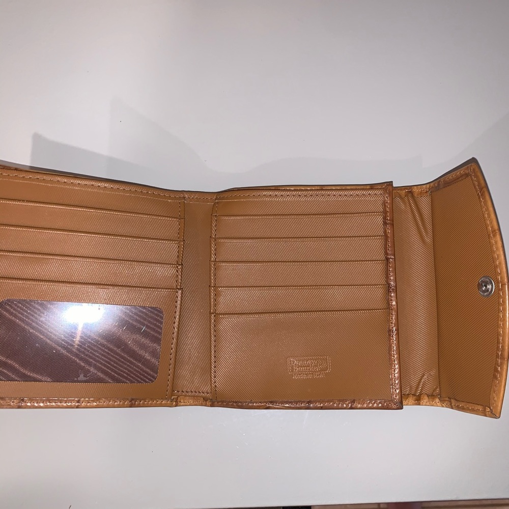 Authentic Dooney and Bourke purse and wallet - Picture 5 of 8